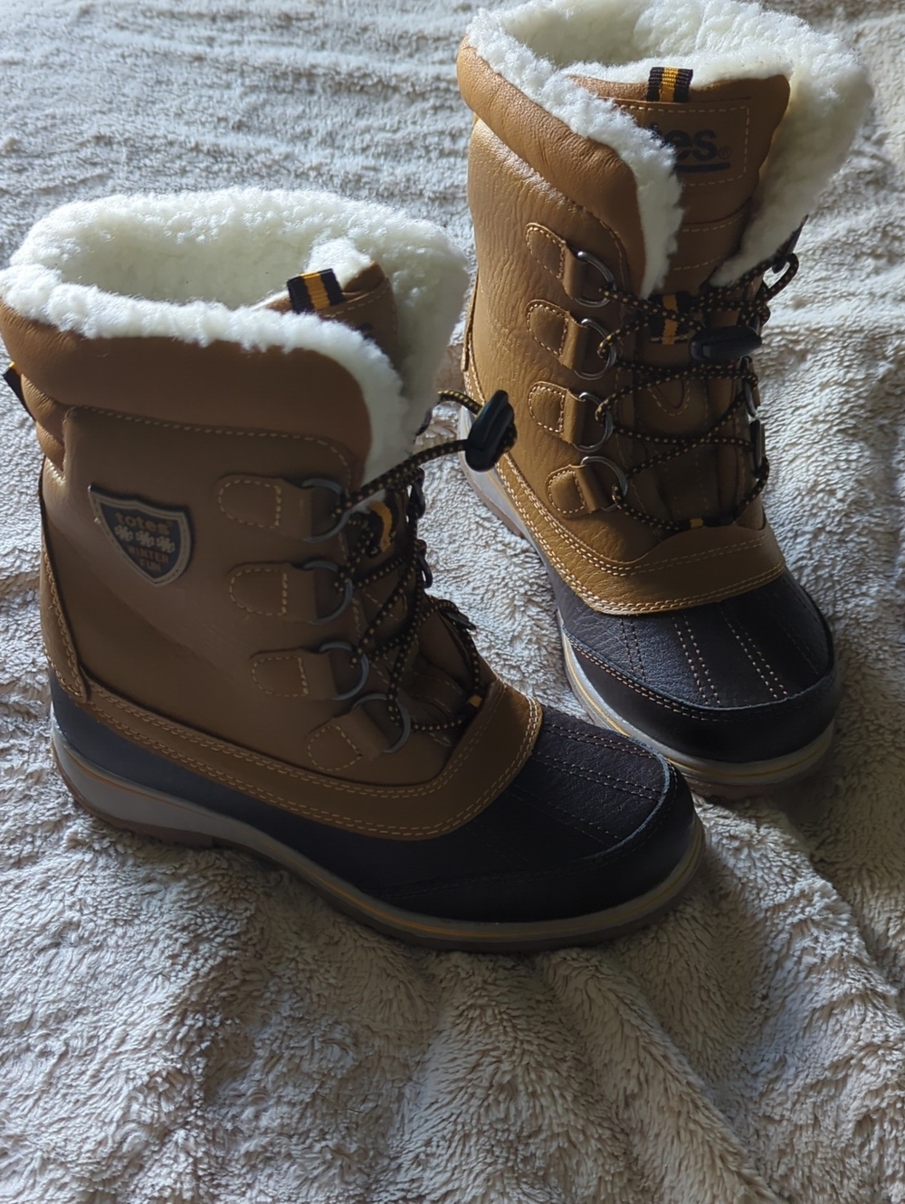 totes Wheat Brown Kids Boots Size 2